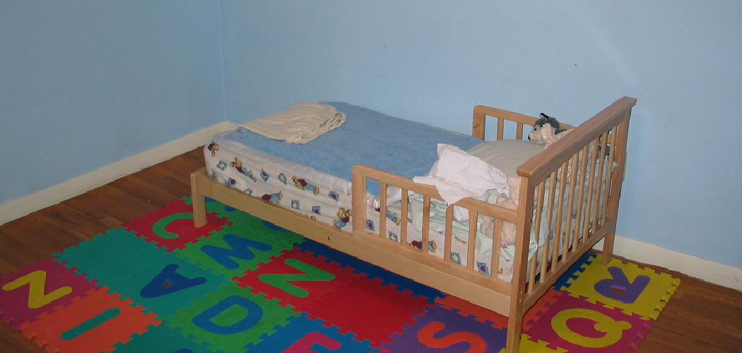 How to Transition from Crib to Floor Bed 7 Ideas (2024)