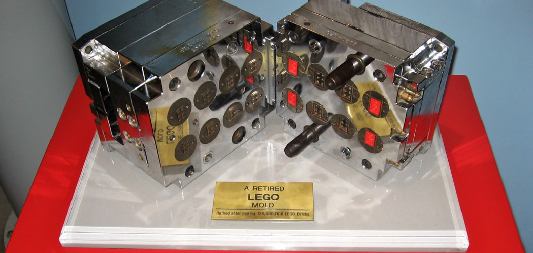 How to Remove Mold From Plastic Toys 6 Useful Steps (2024)